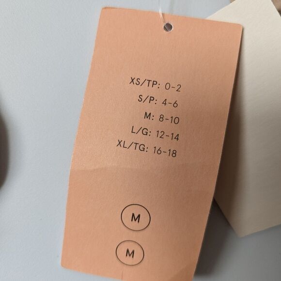 True&Co NWT 2 Pair Low Rise Seamless Invisible Line Thongs M Dulce Panties - Picture 9 of 9